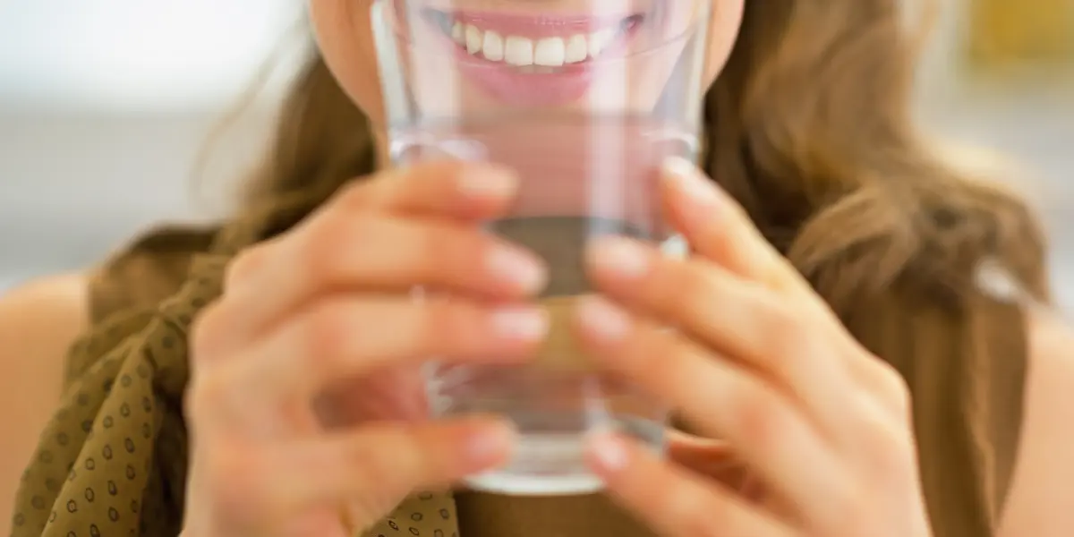 O que pode beber durante o clareamento dental, sensibilidade e grávida