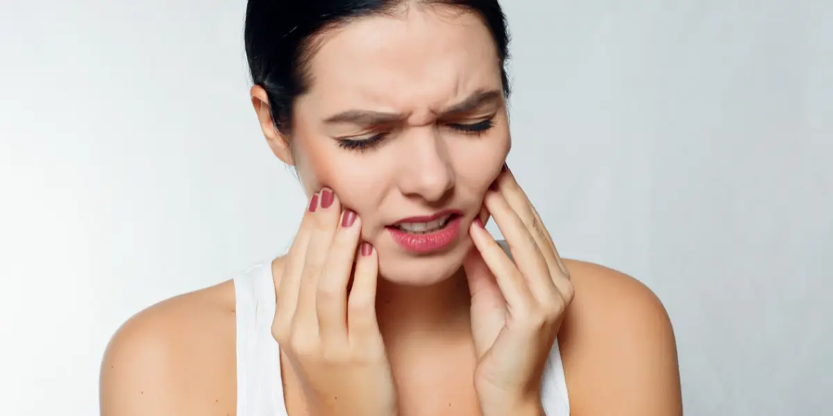 É Normal Sentir Pressão no Implante Dentário: O Que Esperar