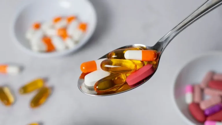 Vitaminas que auxiliam fixar implantes dentários