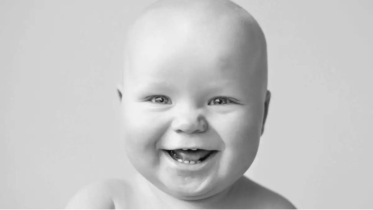 Como fica a gengiva do bebê quando vai nascer dente?