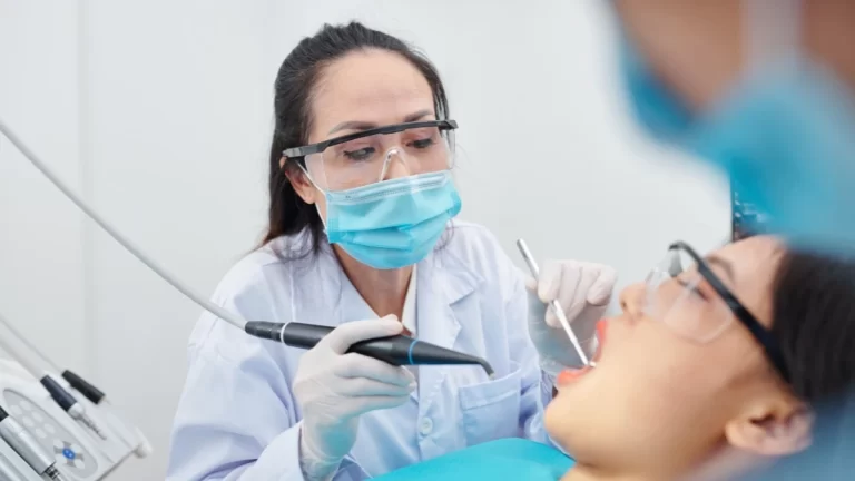 Qual Dentista Trata Cárie